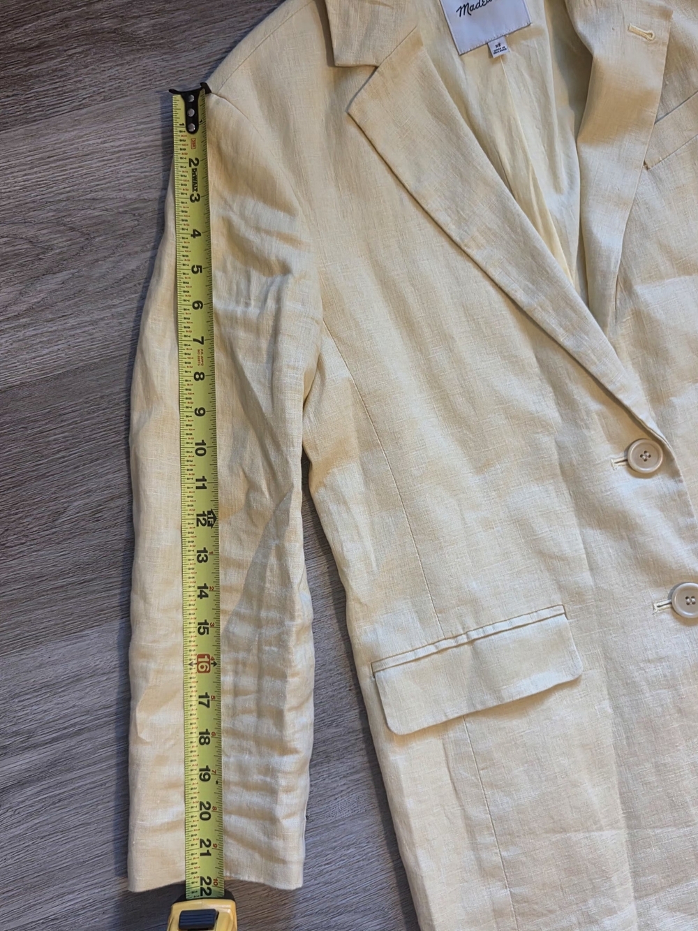 Madewell Yellow Linen-Blend Relaxed Blazer .They run big and fit like a size M. - Picture 5 of 9